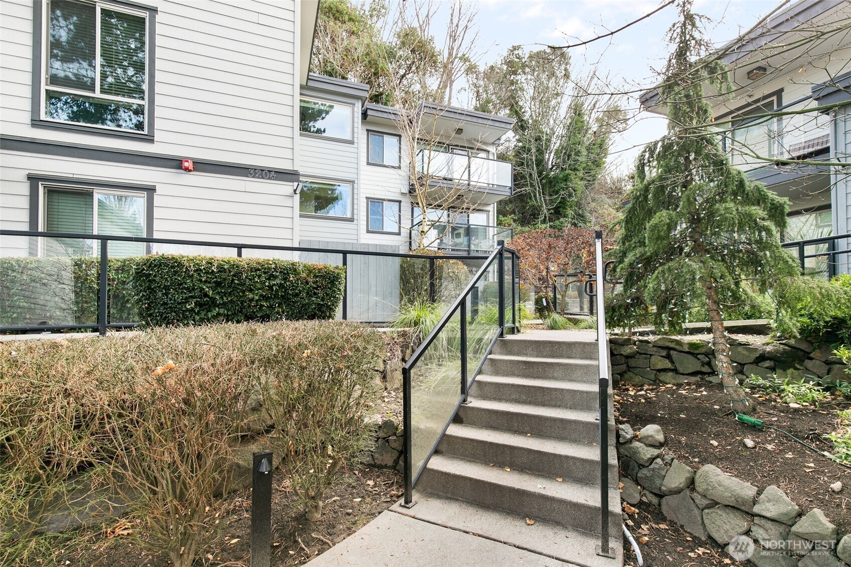 3204 81st Place SE #B202, Mercer Island, WA 98040