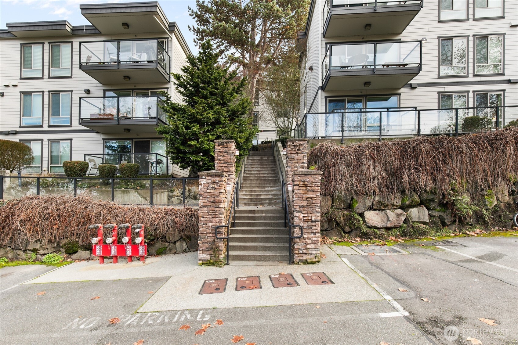 3204 81st Place SE #B202, Mercer Island, WA 98040