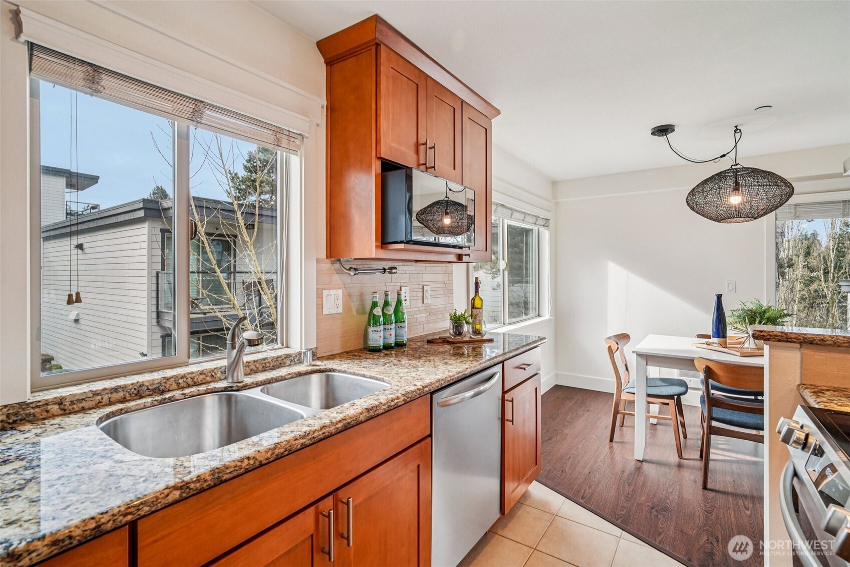 3204 81st Place SE #B202, Mercer Island, WA 98040