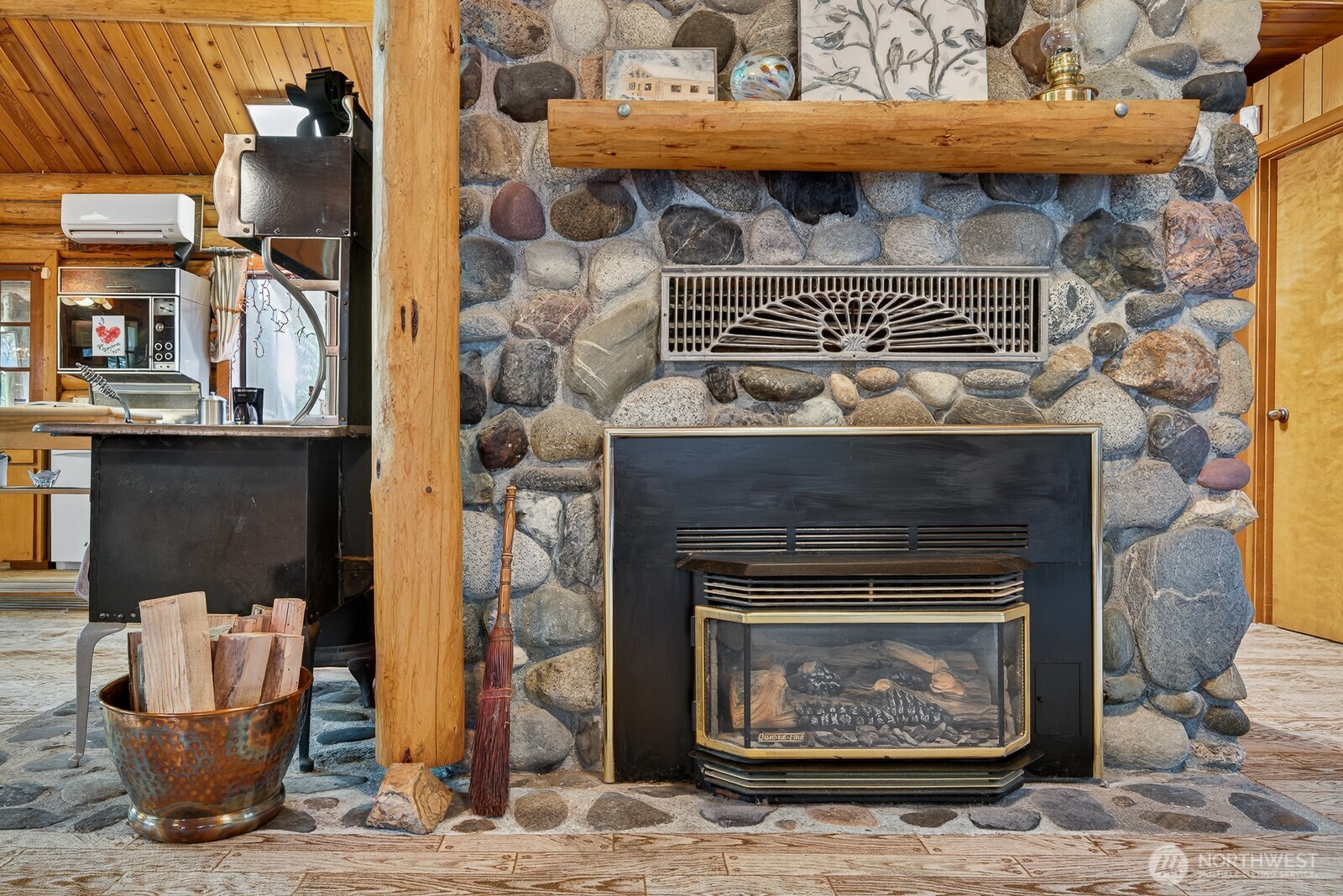 2103 Sherwood Forest Lane , Camano Island, WA 98282-8230