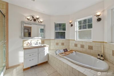 22068 McMurray Shore Drive , Mount Vernon, WA 98274 - Photo 14