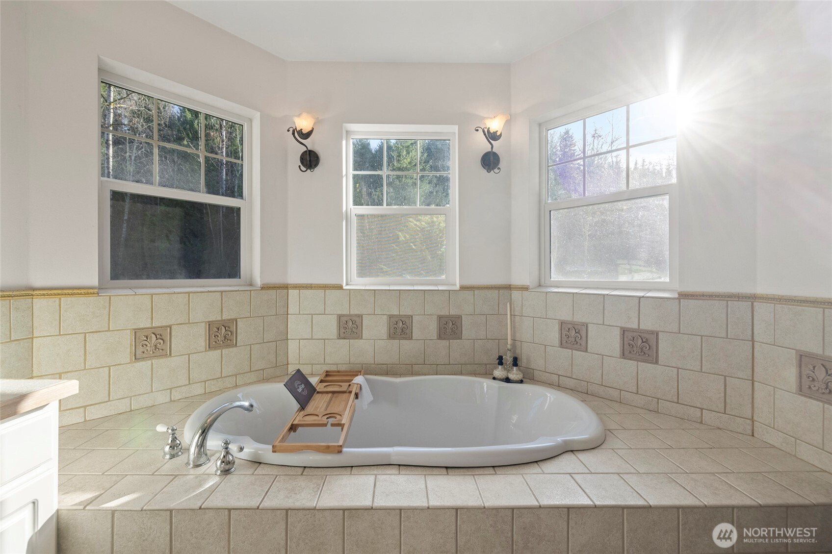 22068 McMurray Shore Drive , Mount Vernon, WA 98274