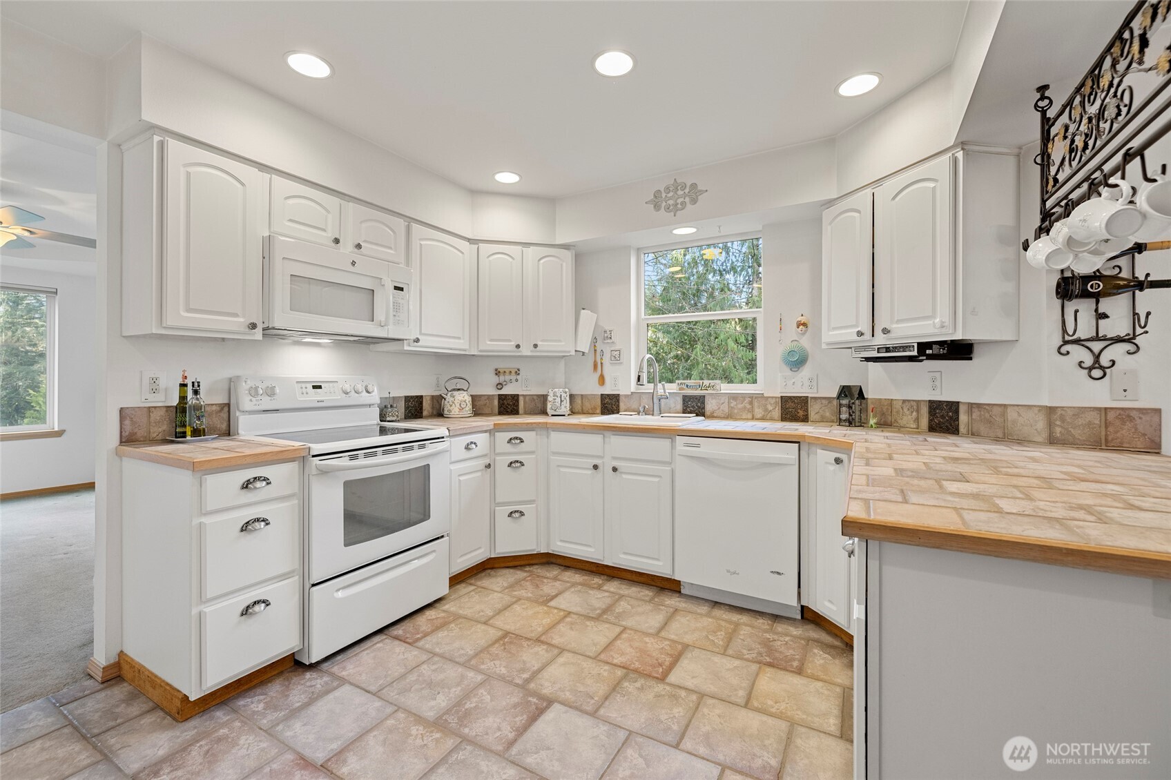 22068 McMurray Shore Drive , Mount Vernon, WA 98274