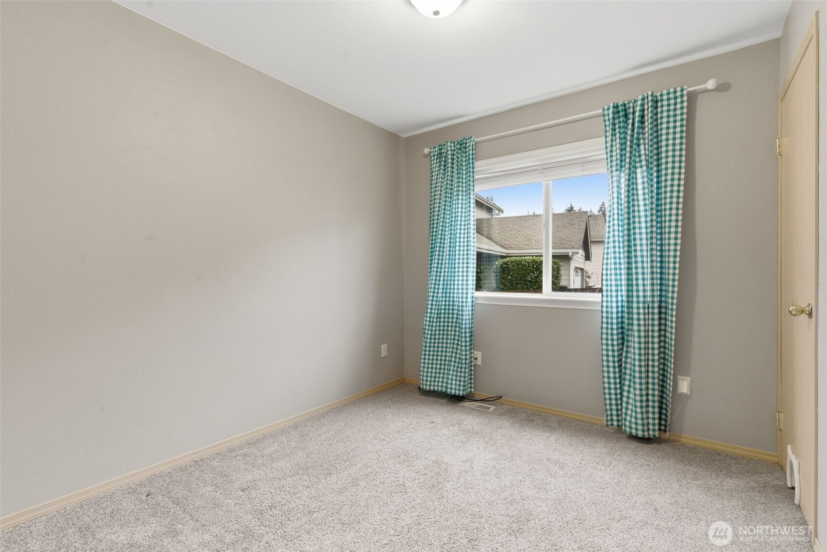 17814 37th Avenue E, Tacoma, WA 98446