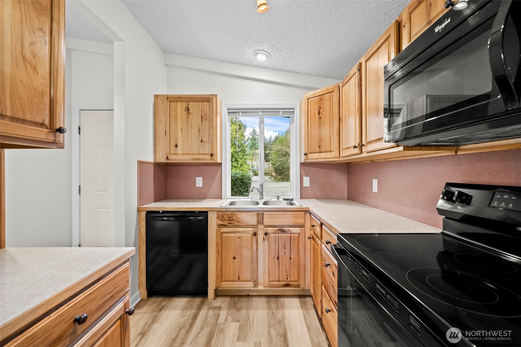 691 Pearl Place , Bremerton, WA 98310