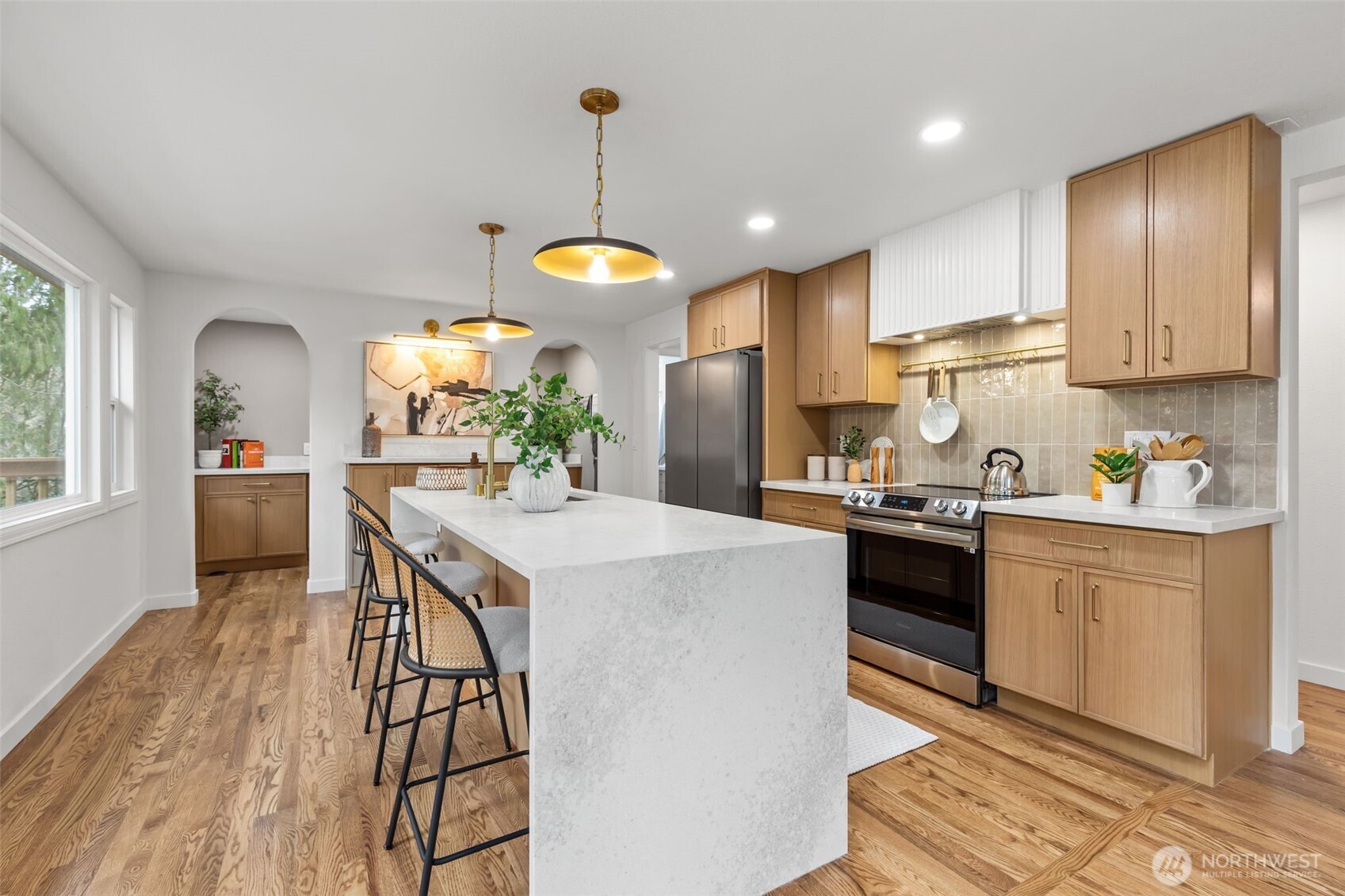 354 NW 177th Street , Shoreline, WA 98177