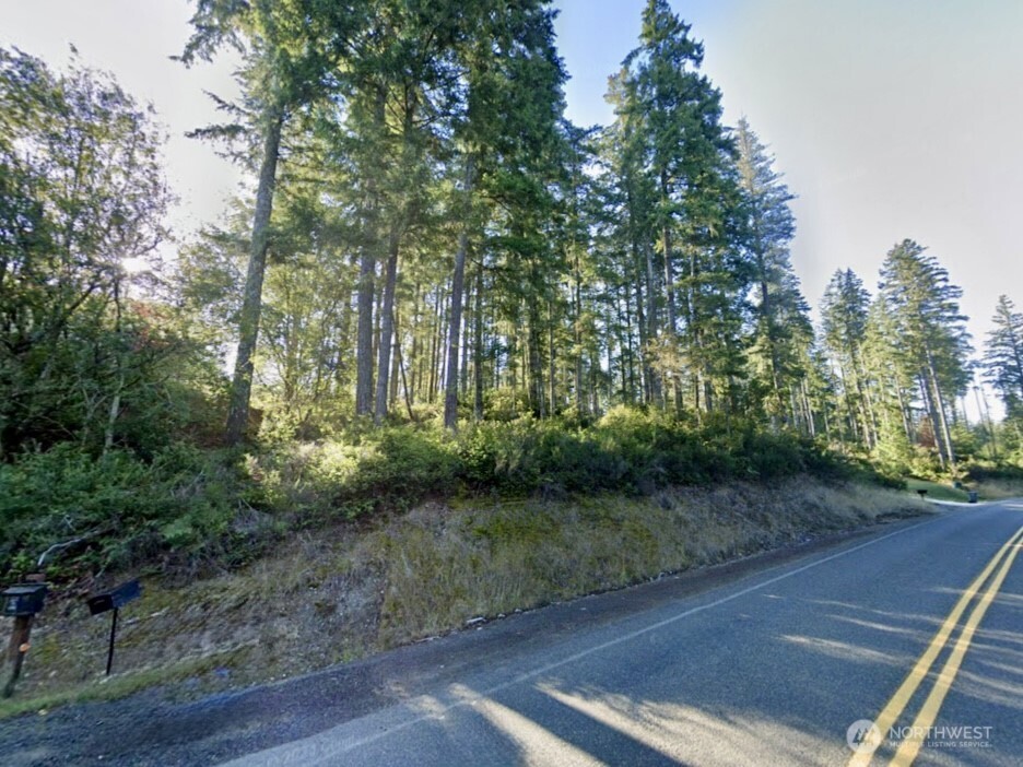 5011 E Rasor Road , Belfair, WA 98528