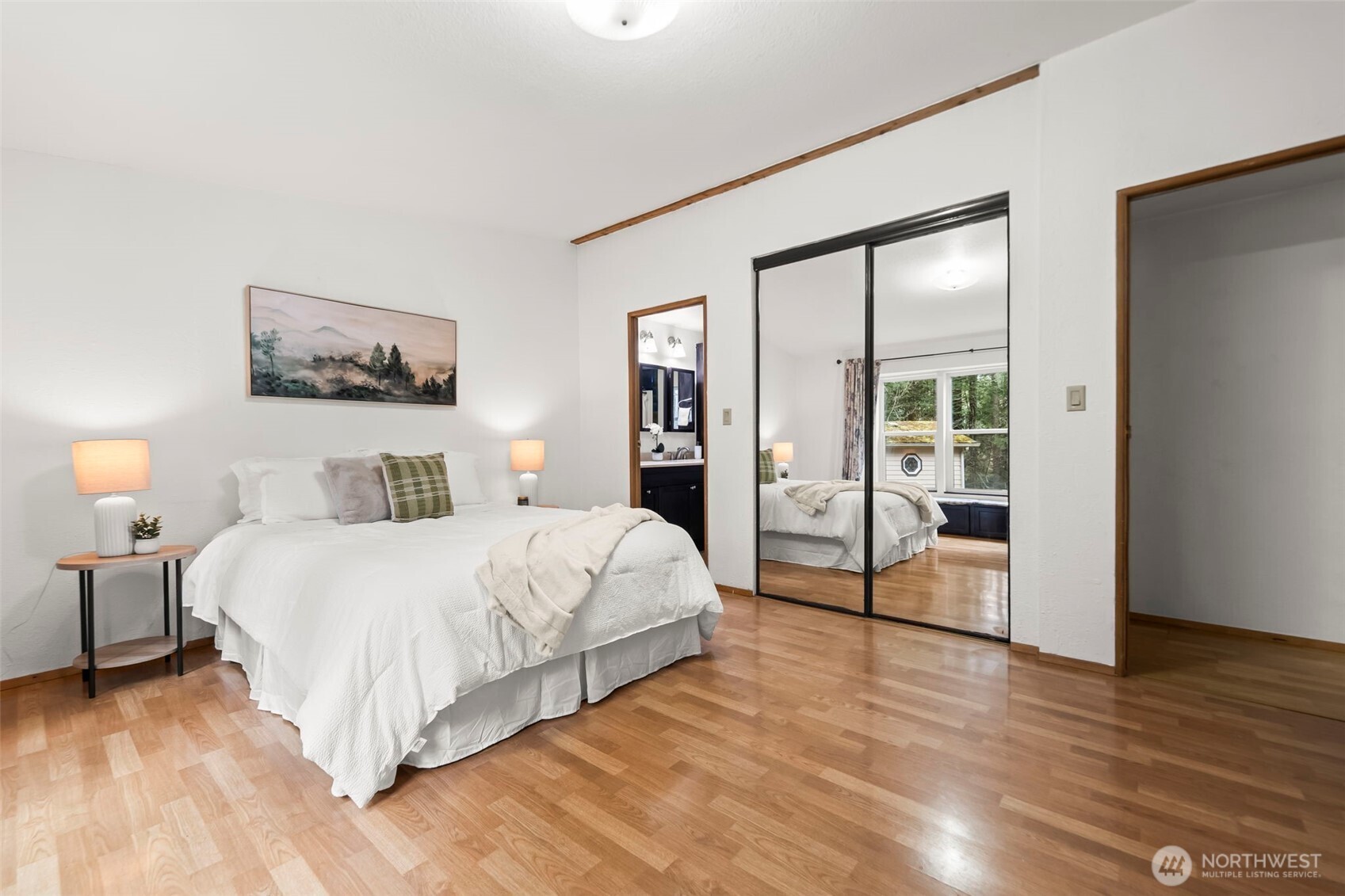 61 N Cresthill Way , Hoodsport, WA 98548