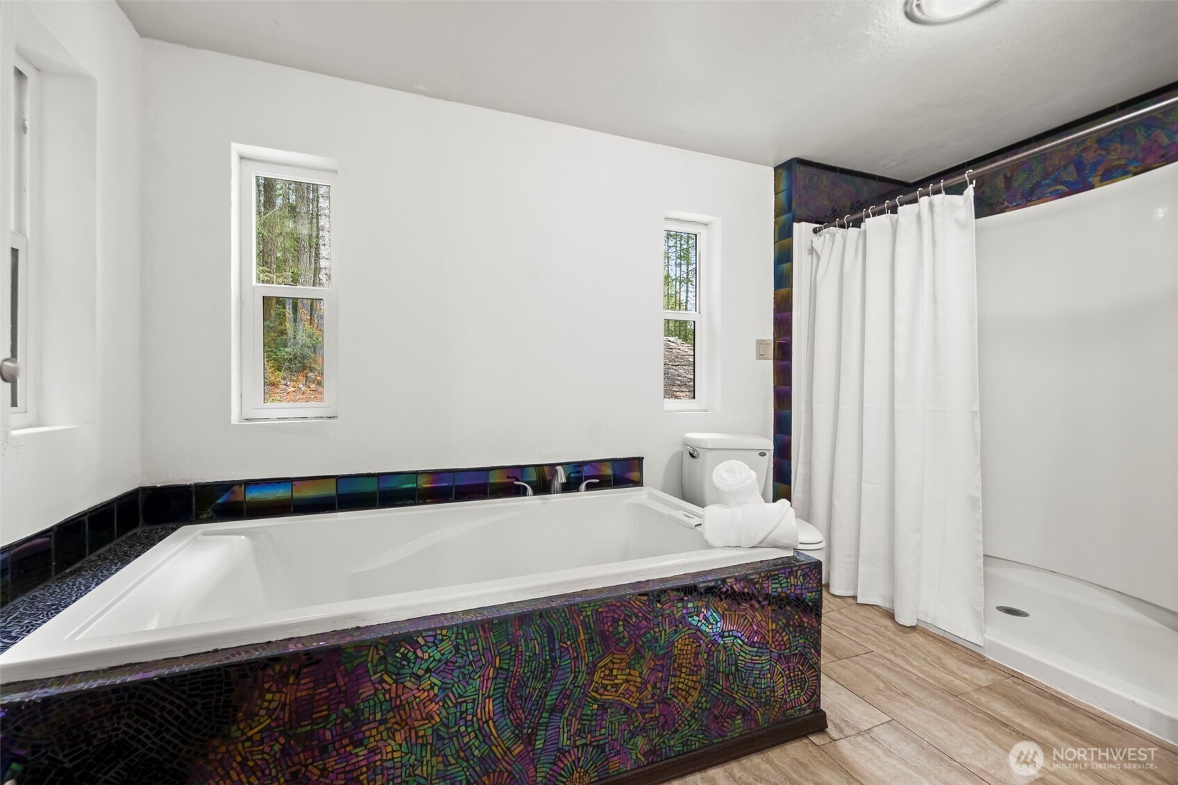 61 N Cresthill Way , Hoodsport, WA 98548