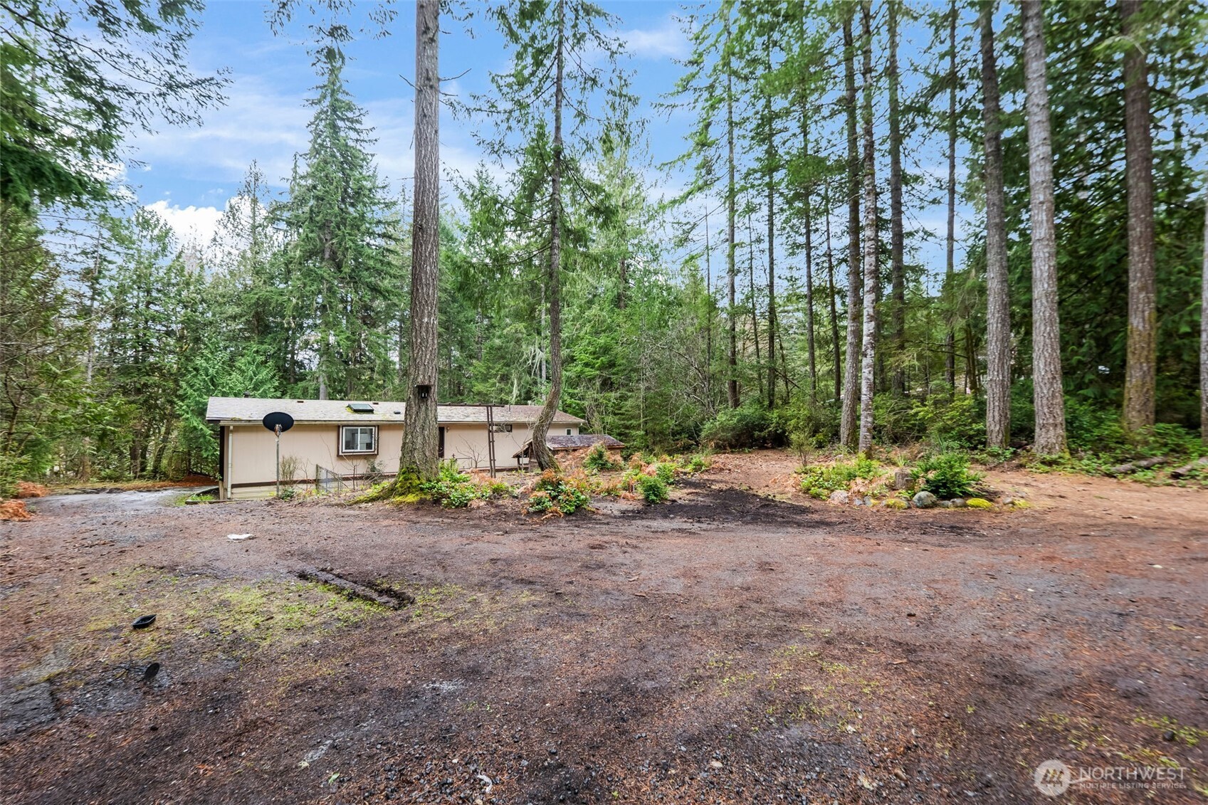 61 N Cresthill Way , Hoodsport, WA 98548