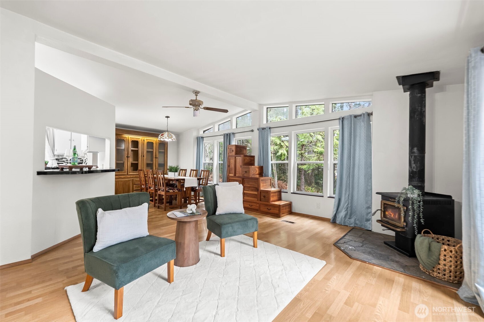 61 N Cresthill Way , Hoodsport, WA 98548