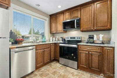 9515 NE 180th Street #C101, Bothell, WA 98011-7906 - Photo 10