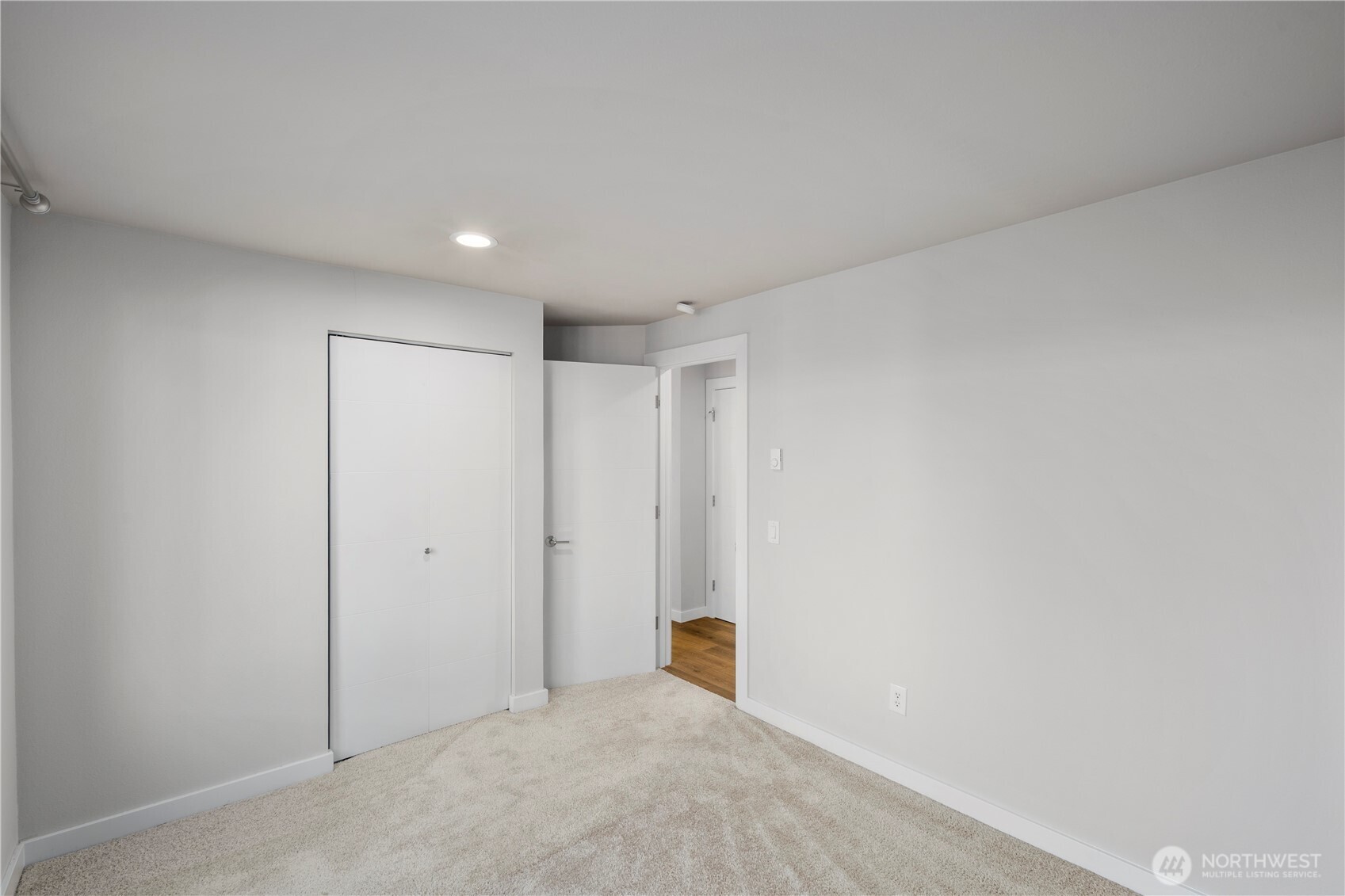 6121 NE 175th Street #A402, Kenmore, WA 98028