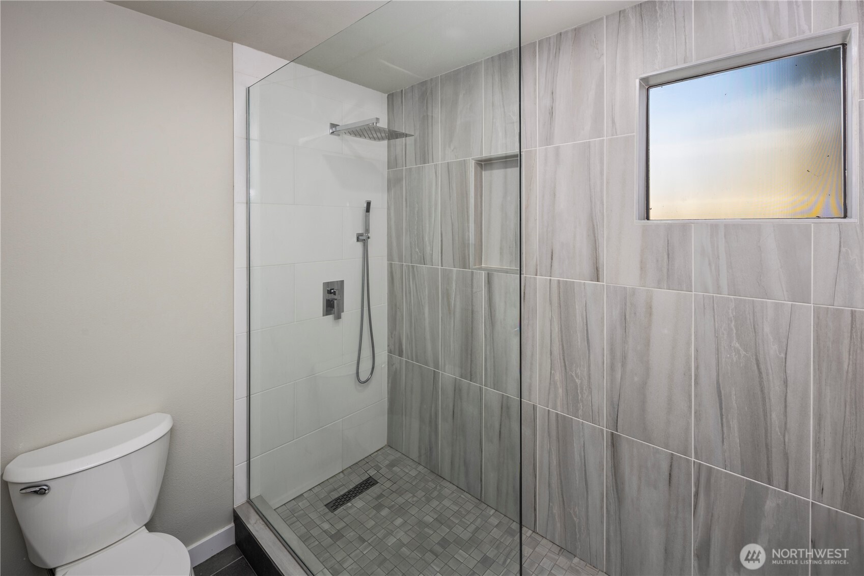 6121 NE 175th Street #A402, Kenmore, WA 98028