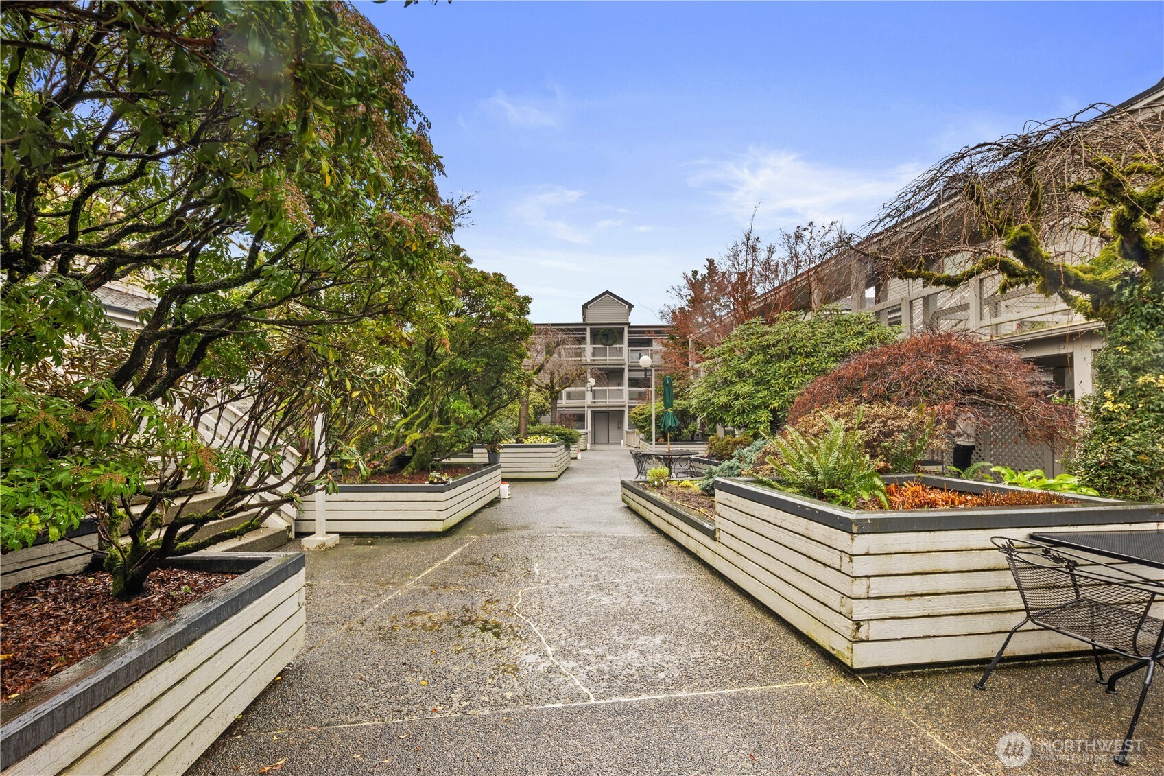 6121 NE 175th Street #A402, Kenmore, WA 98028