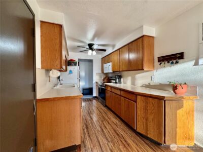 3175 Pennsylvania Street , Longview, WA 98632 - Photo 4