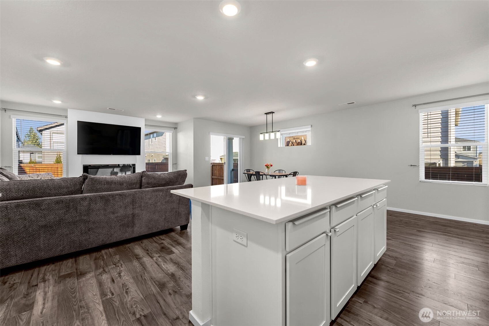 2936 N 3rd Way , Ridgefield, WA 98642