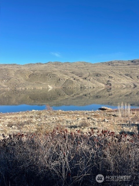270 Starr Road , Pateros, WA 98846