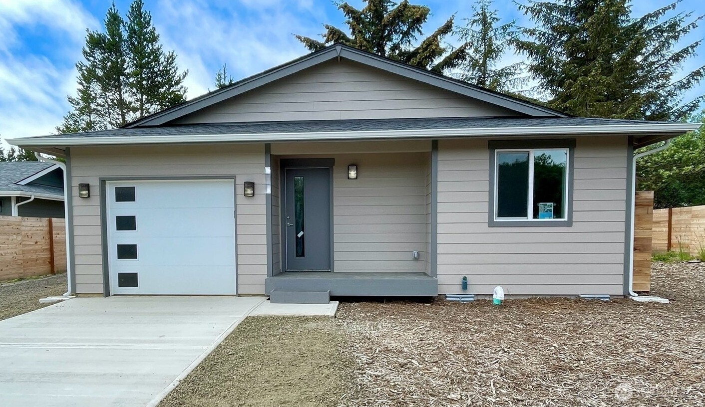 957 Cascade Avenue SW, Ocean Shores, WA 98569