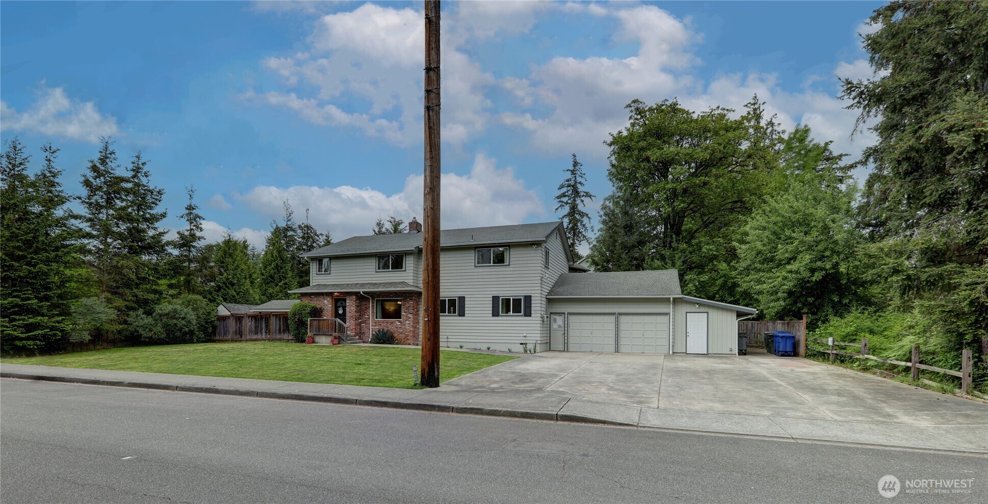 7820 NE 195th Street , Kenmore, WA 98028-5006
