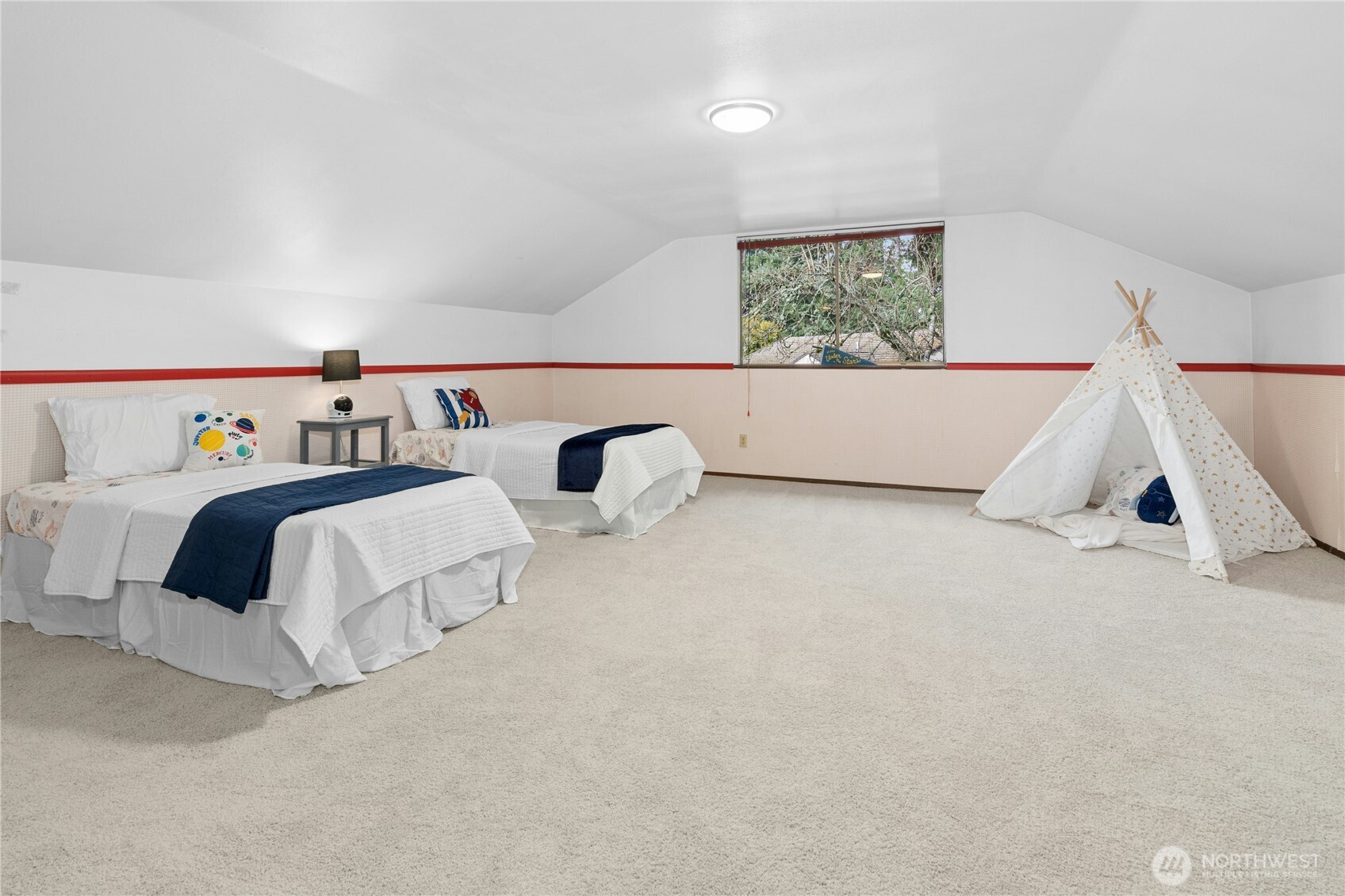 1912 161st Avenue NE, Bellevue, WA 98008