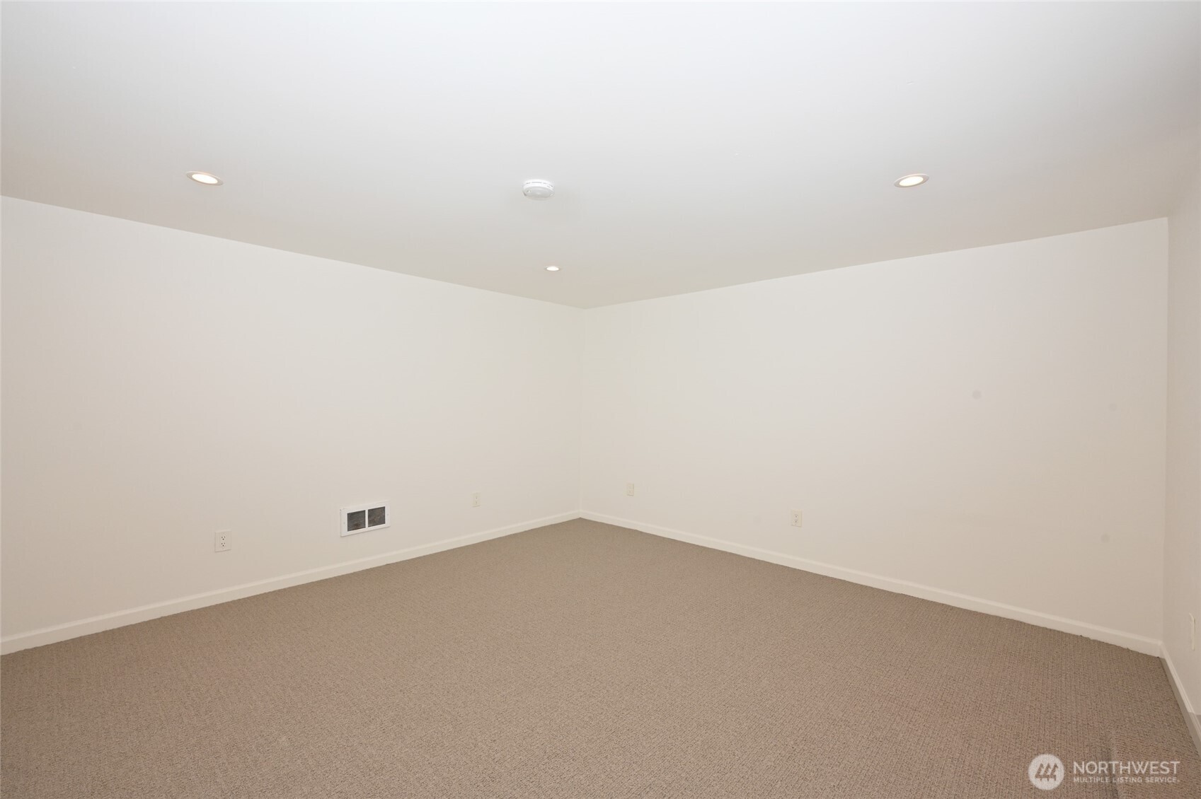 2606 4th Avenue N, Seattle, WA 98109