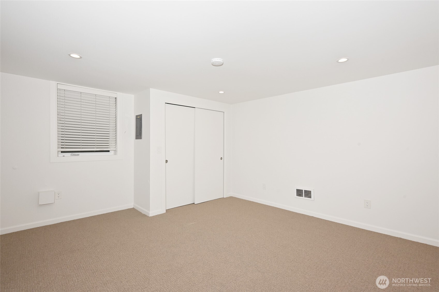 2606 4th Avenue N, Seattle, WA 98109