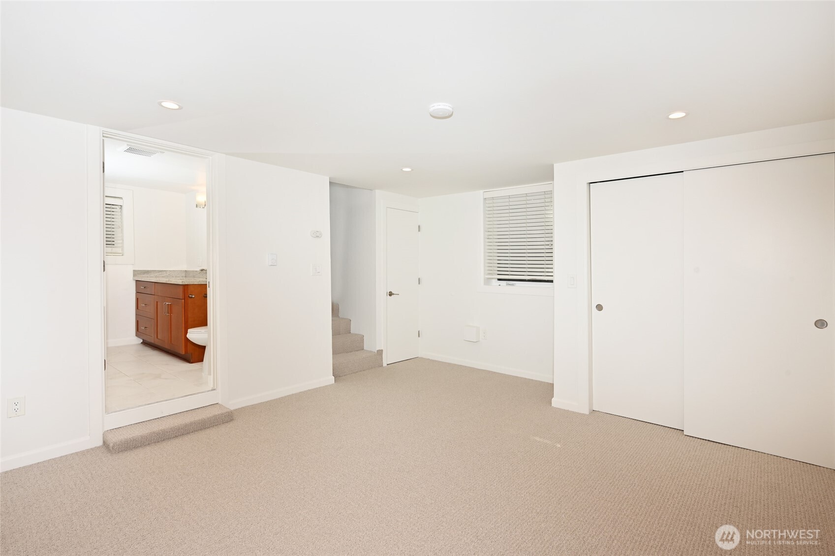 2606 4th Avenue N, Seattle, WA 98109