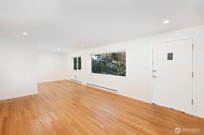 2606 4th Avenue N, Seattle, WA 98109 - Photo 2