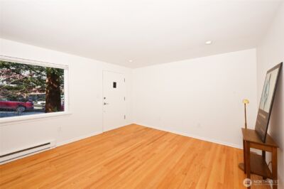 2606 4th Avenue N, Seattle, WA 98109 - Photo 3