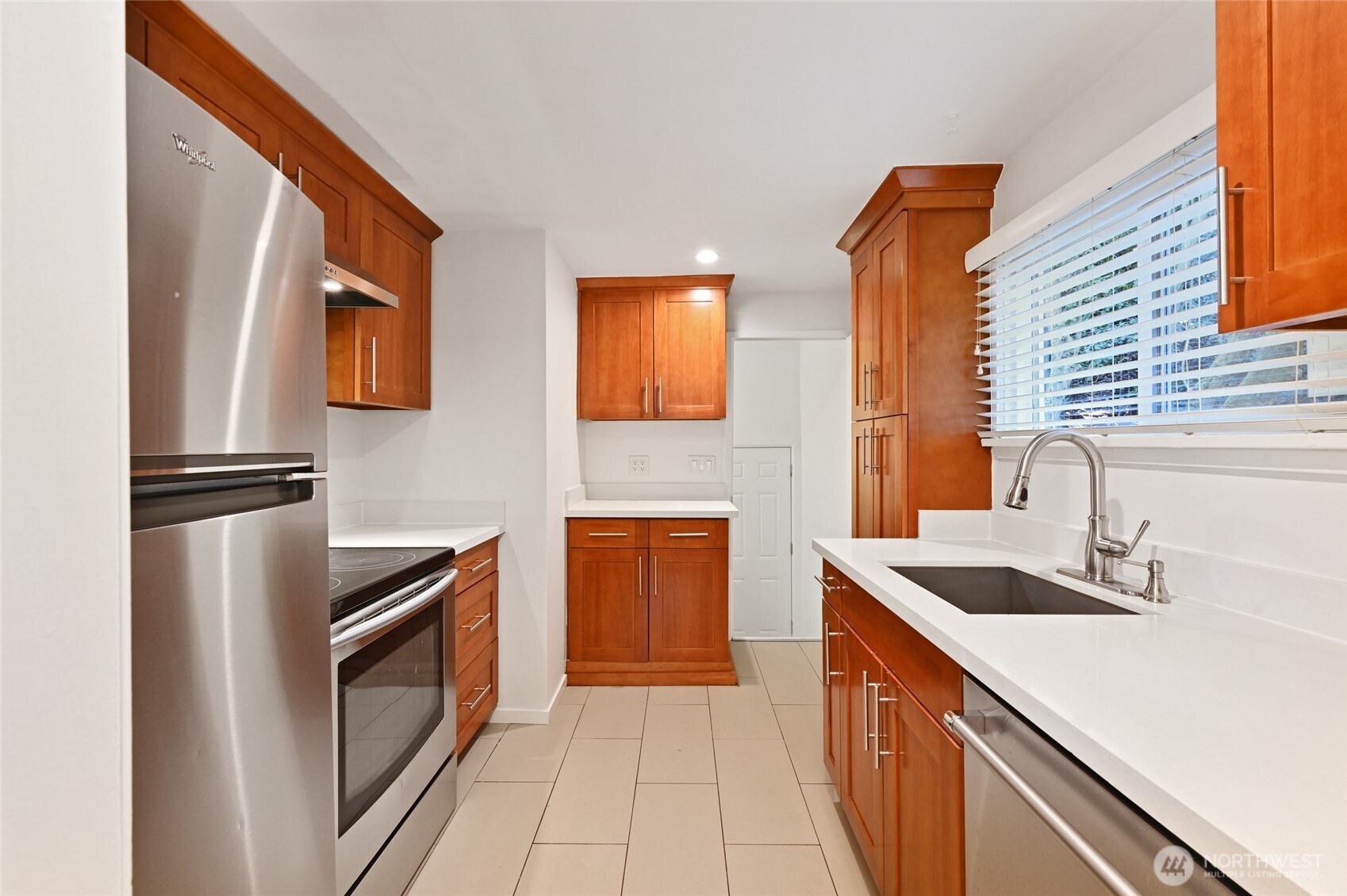 2606 4th Avenue N, Seattle, WA 98109