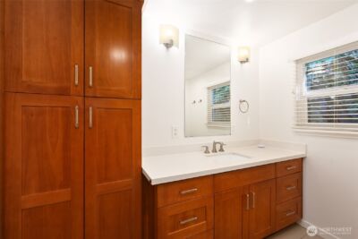 2606 4th Avenue N, Seattle, WA 98109 - Photo 9