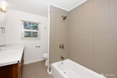 2606 4th Avenue N, Seattle, WA 98109 - Photo 10