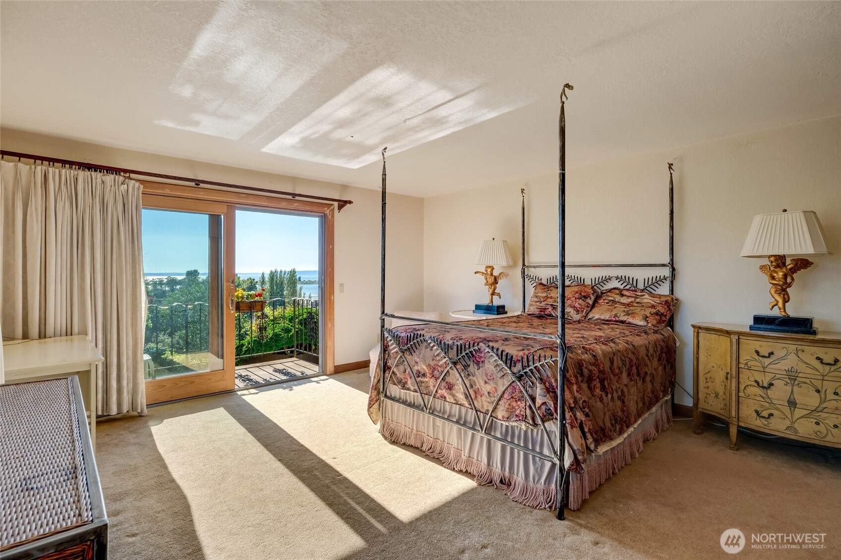 416 Alverson Boulevard , Everett, WA 98201