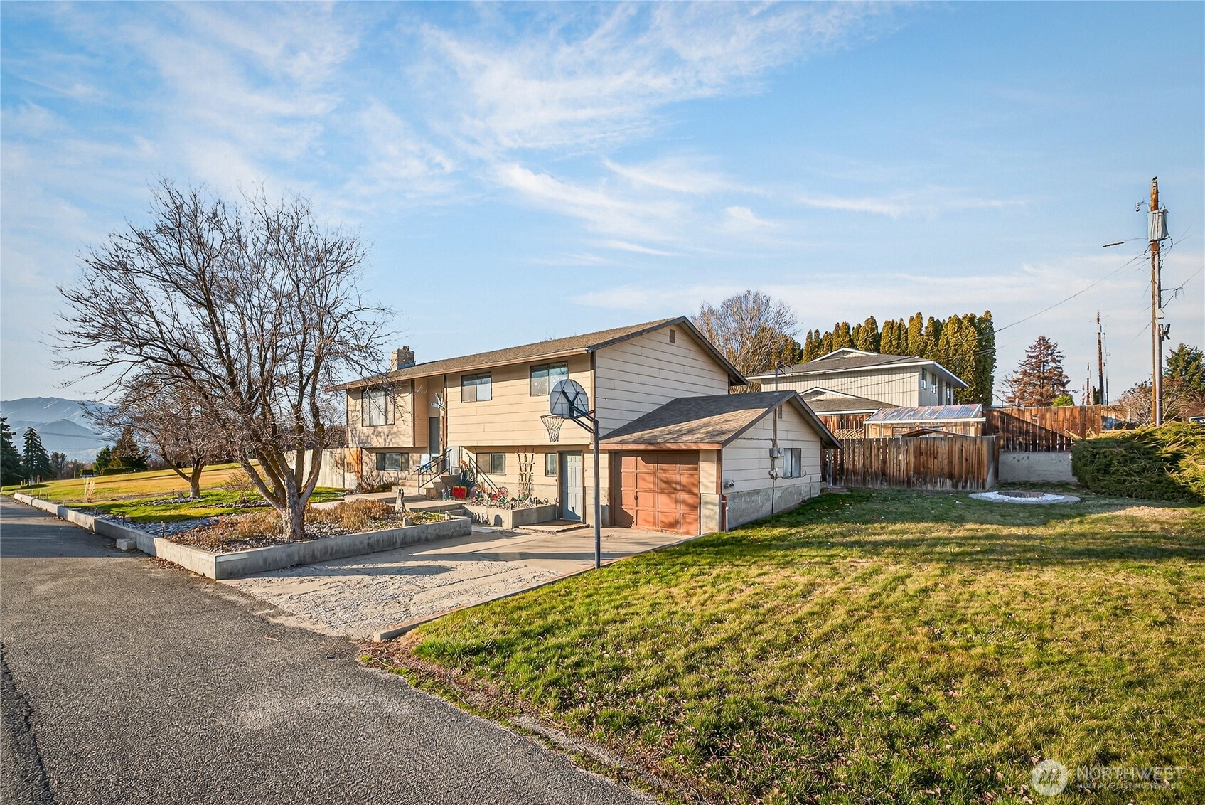 2149 NE 1st Street , East Wenatchee, WA 98802-1111