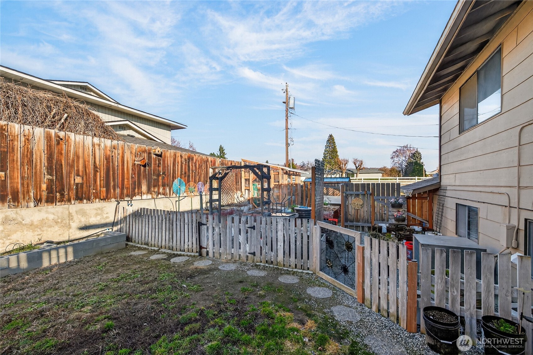 2149 NE 1st Street , East Wenatchee, WA 98802-1111