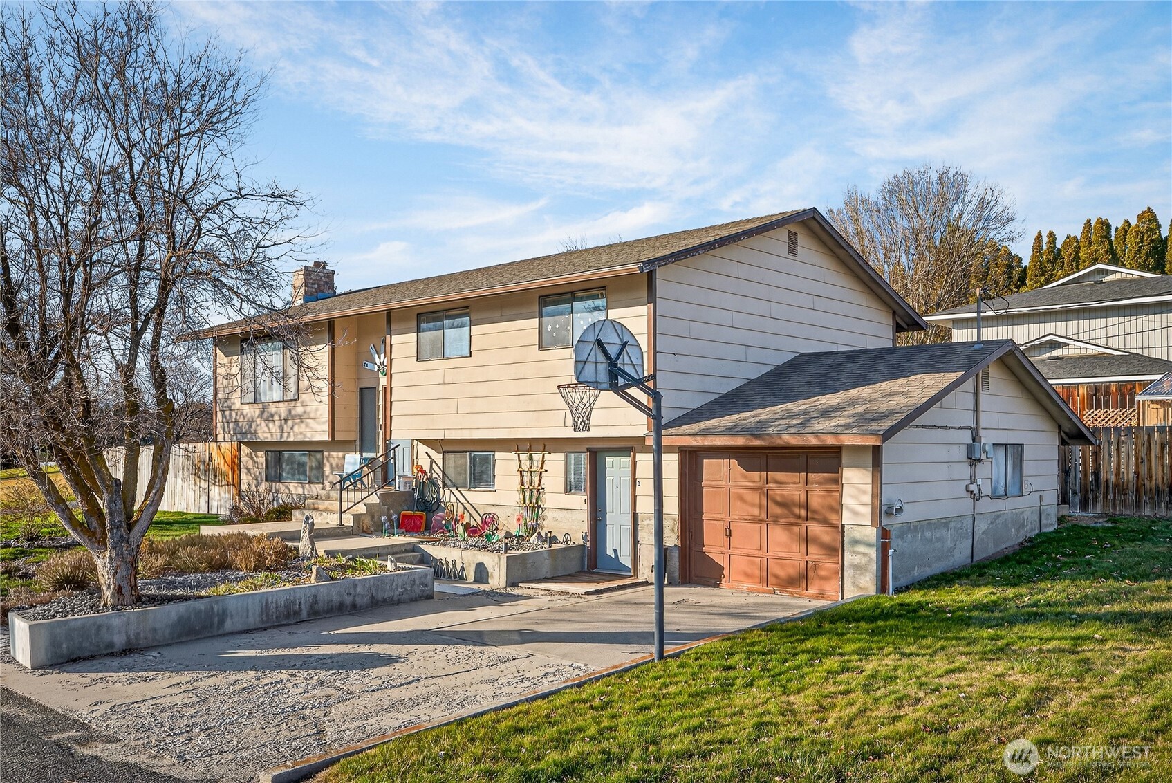 2149 NE 1st Street , East Wenatchee, WA 98802-1111