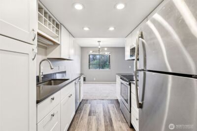 12300 33rd Avenue NE #402, Seattle, WA 98125 - Photo 11