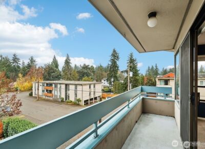 12300 33rd Avenue NE #402, Seattle, WA 98125 - Photo 3