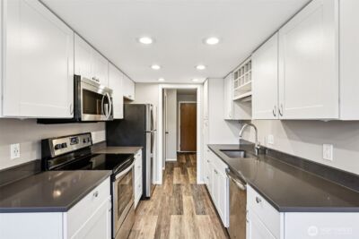 12300 33rd Avenue NE #402, Seattle, WA 98125 - Photo 10