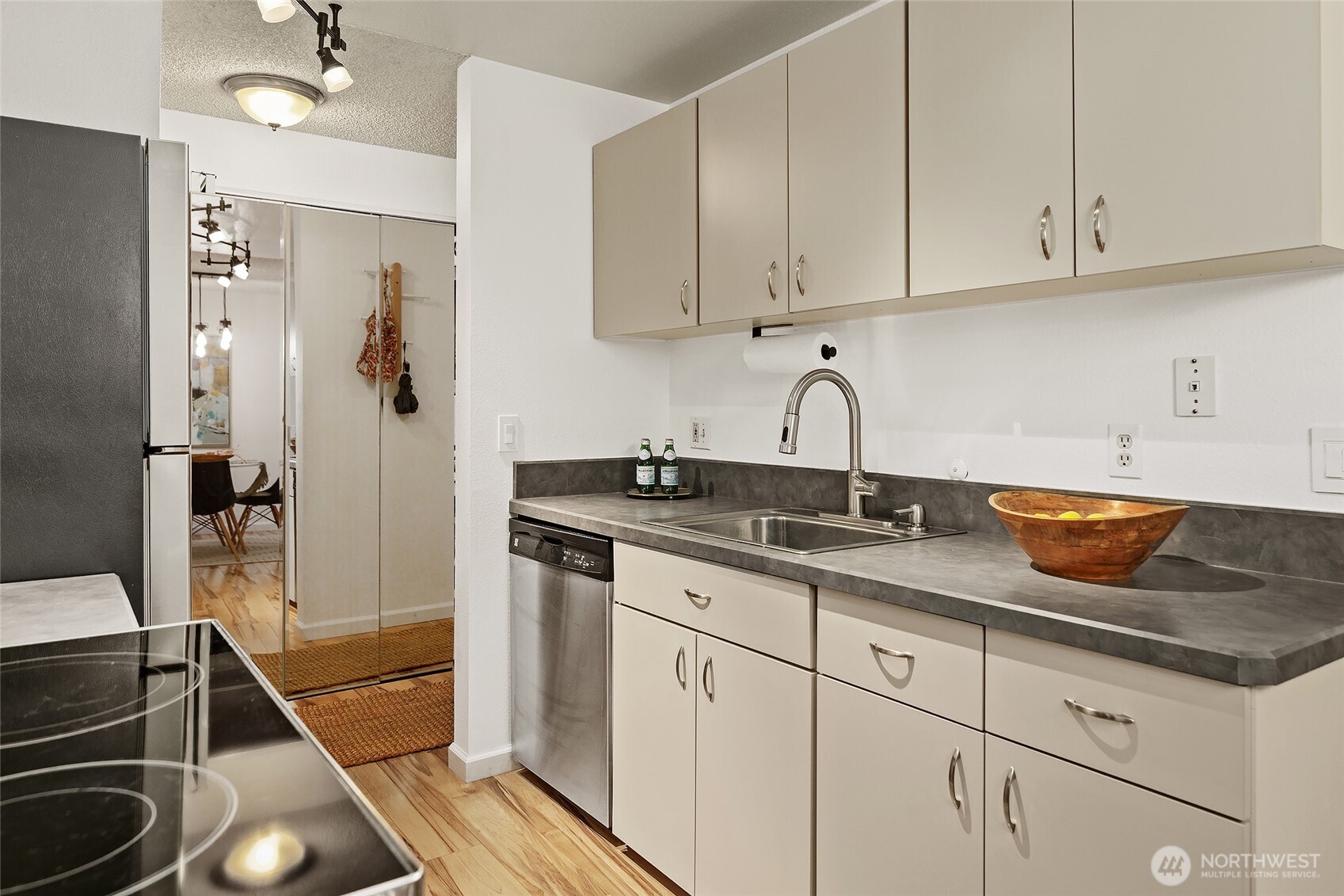 10501 8th Avenue NE #406, Seattle, WA 98125