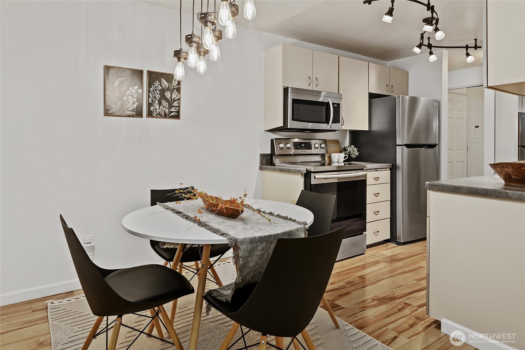 10501 8th Avenue NE #406, Seattle, WA 98125