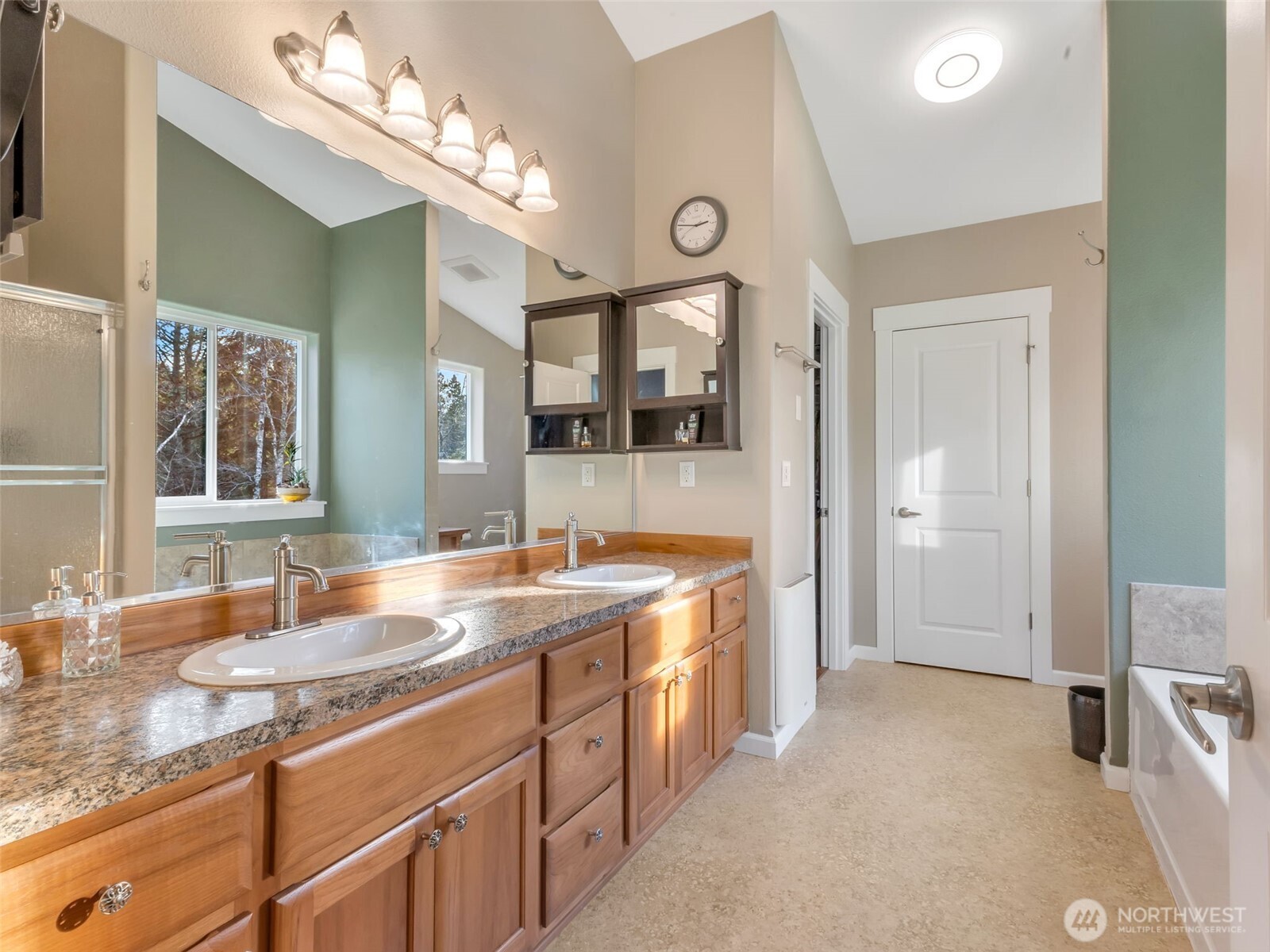 18215 Mill Lane , Long Beach, WA 98631