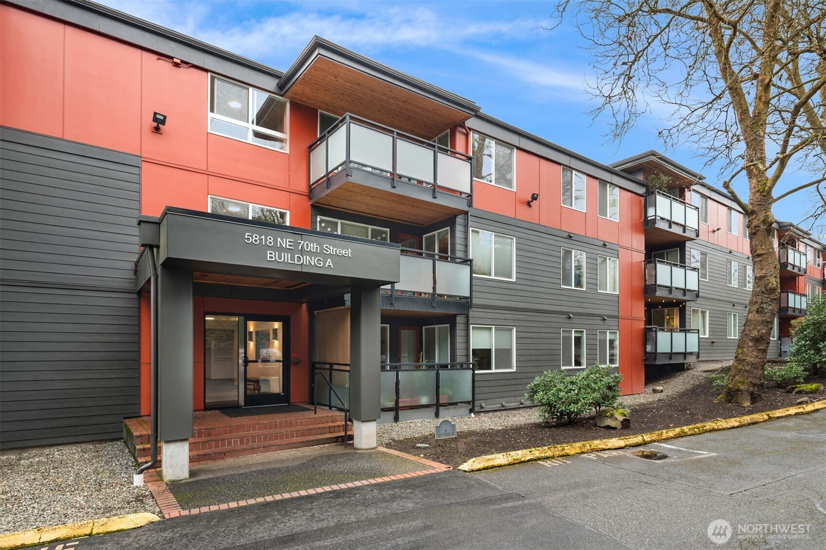 5818 NE 70th Street #A411, Seattle, WA 98115