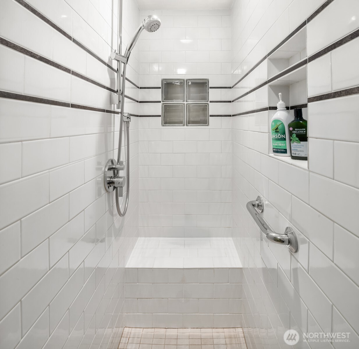 5818 NE 70th Street #A411, Seattle, WA 98115