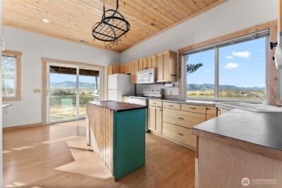 143 Harrier Hill Road , Winthrop, WA 98862 - Photo 5