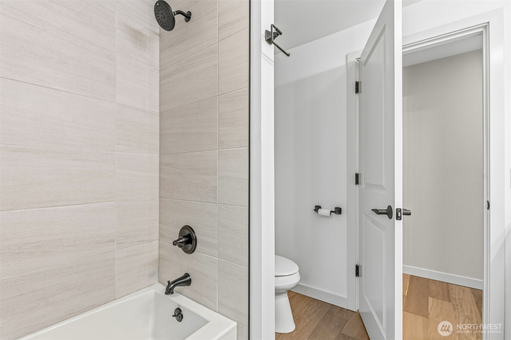 11785 Penny Place NE, Bainbridge Island, WA 98110