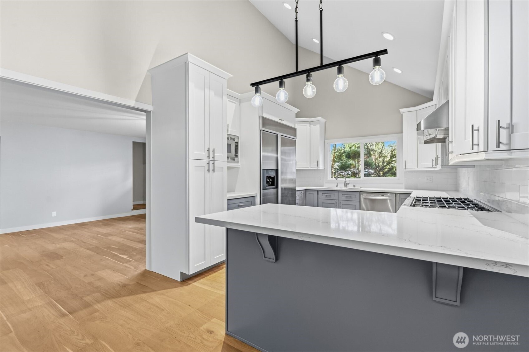 11785 Penny Place NE, Bainbridge Island, WA 98110