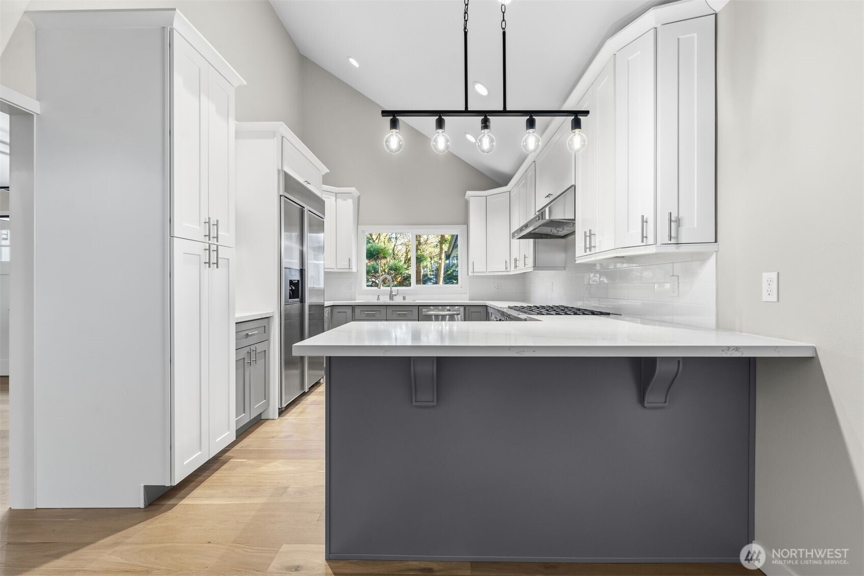 11785 Penny Place NE, Bainbridge Island, WA 98110