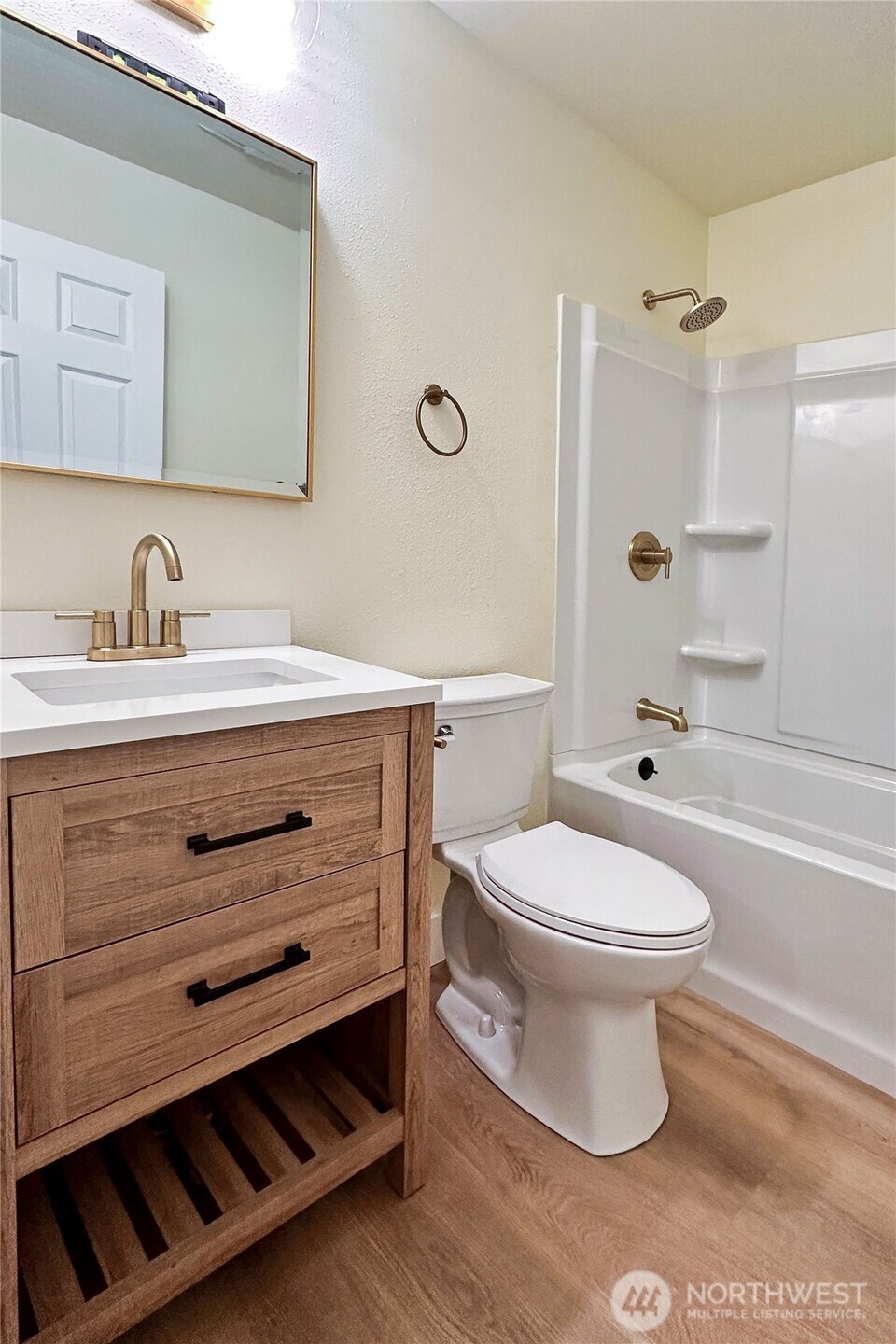 6417 E Michigan Street , Port Orchard, WA 98366